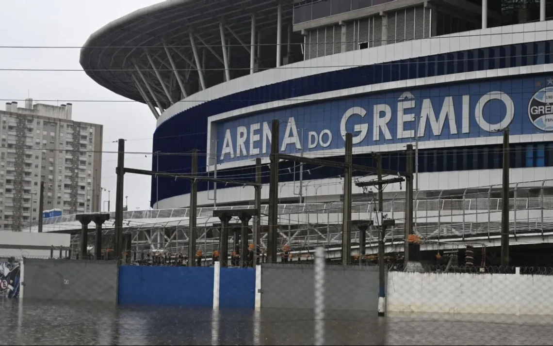 pausa, suspensão, adiamento;