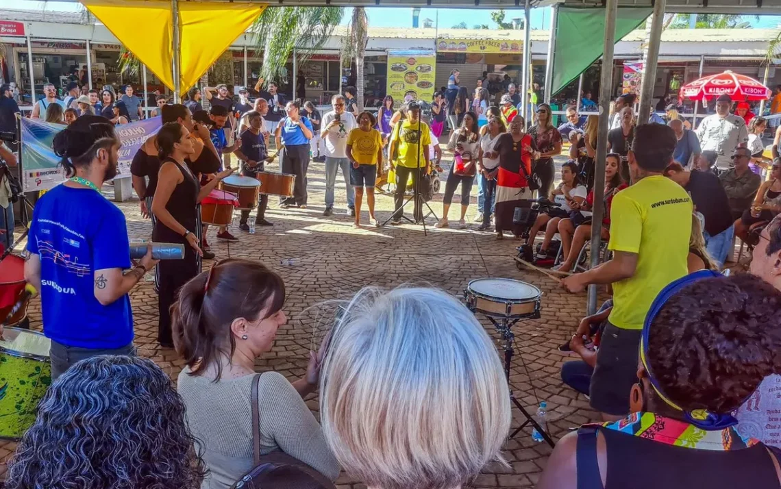 Desfile, da Diversidade, Marcha, da Inclusão, Evento, da Diversidade; sinonimo1, sinonimo2, sinonimo3, etc.