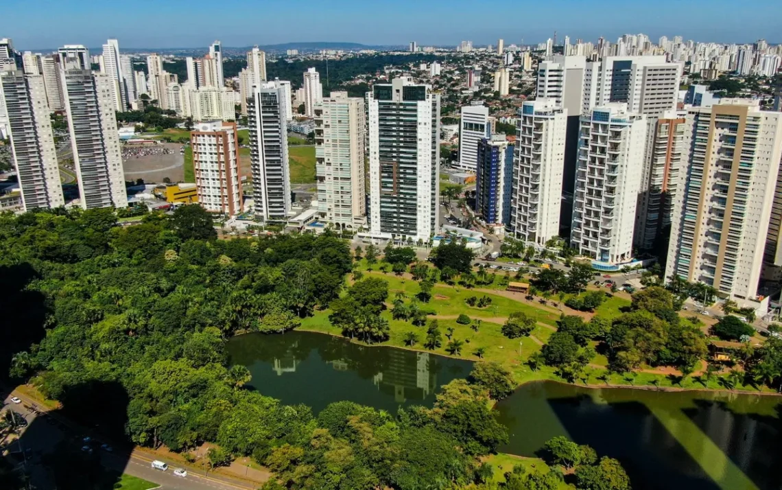 apartamentos de alto padrão;