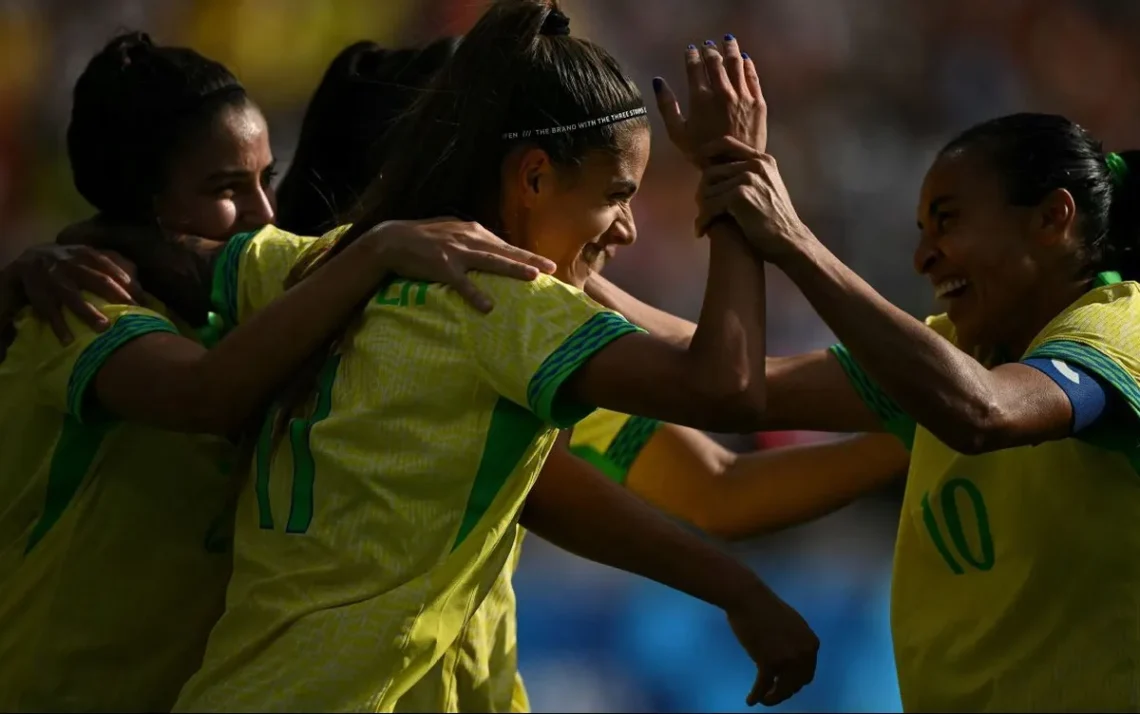 futebol feminino, futebol feminino torneio, torneio de futebol feminino, competição de futebol feminino, futebol feminino para mulheres;