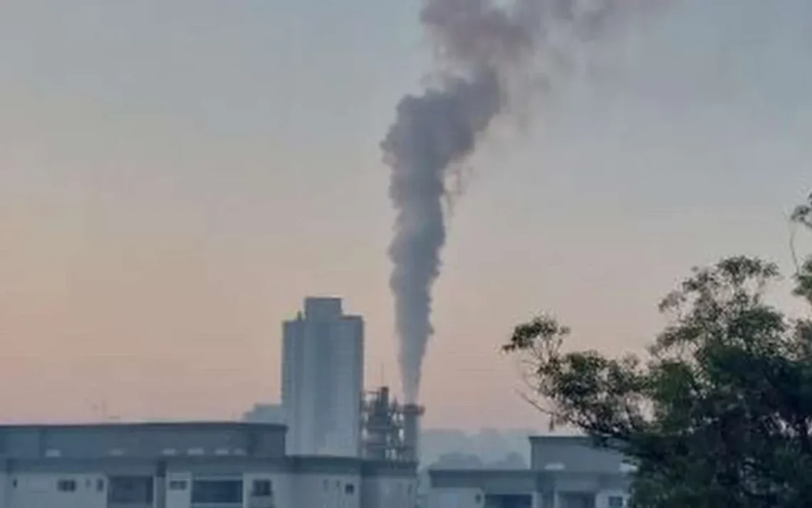 fumaça, tóxica, poluição, atmosférica, gases, nocivos;