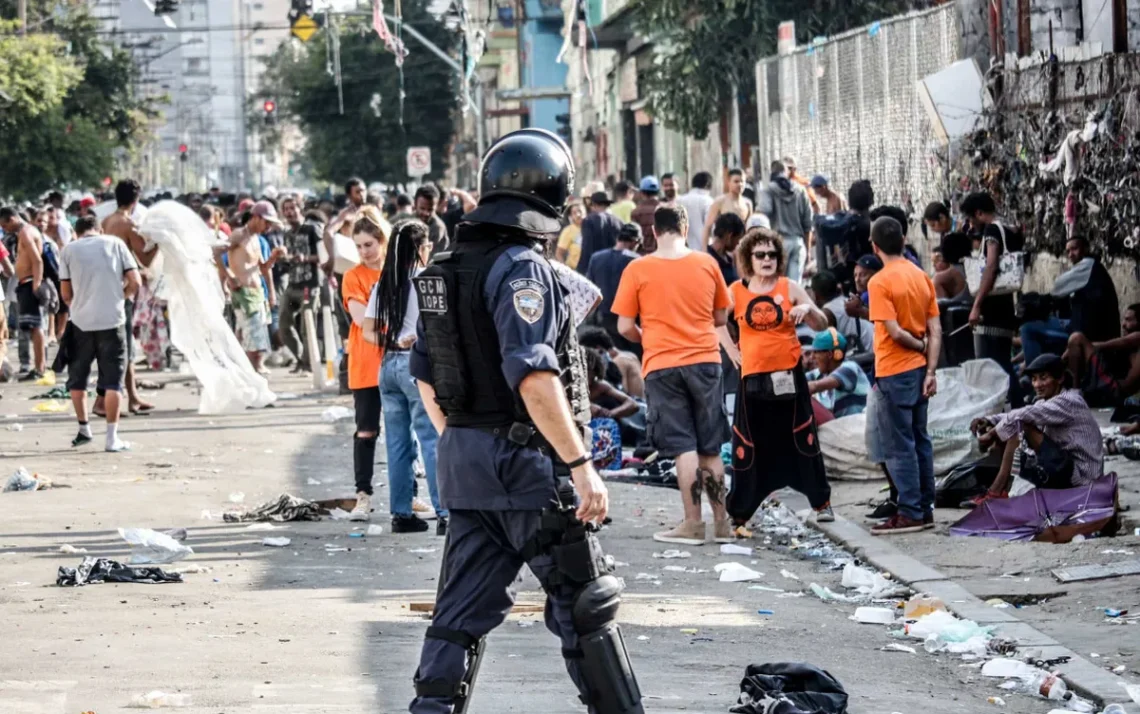 área, de consumo, ponto, de drogas, local, de aglomeração;