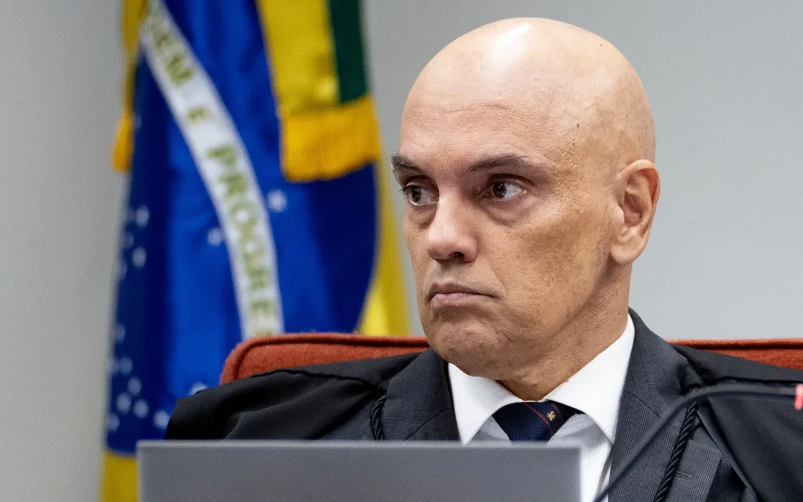 ministro, juiz, magistrado;