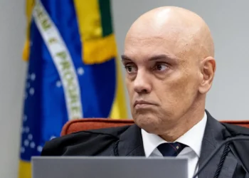 ministro, juiz, magistrado;